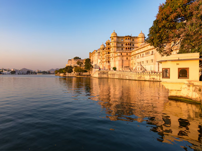 Jaipur Tour Package for Family For 3 Days with Cab